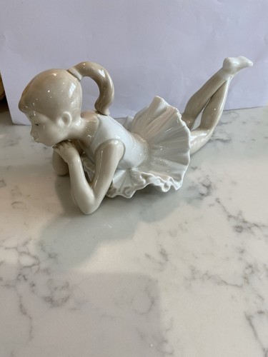 Nao lladro pensive - nao, ‘pensive