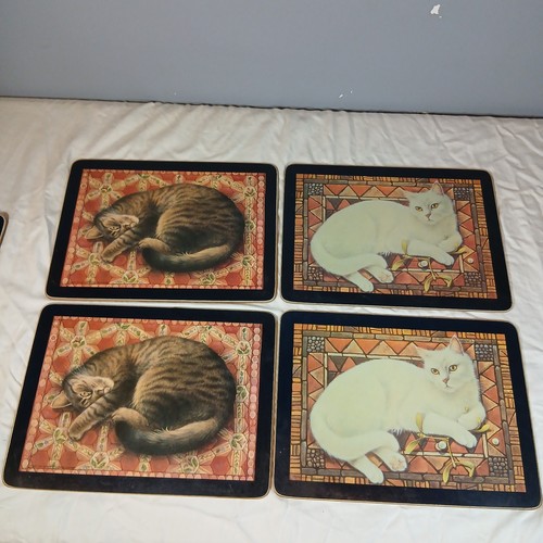 Cloverleaf table place - table, mats