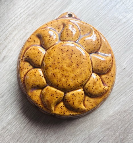 1950 ceramic sun cake - 1950’s,