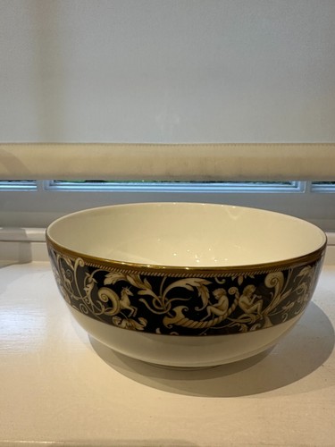 Wedgwood cornucopia round bowl - round,