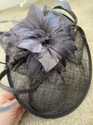 Black phase eight fascinator