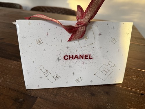 Chanel small gift box - chanel,