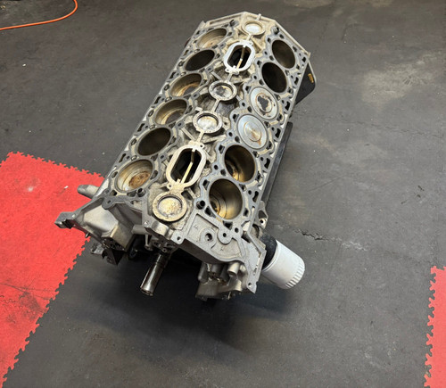 Engine block crankshaft - block, am04