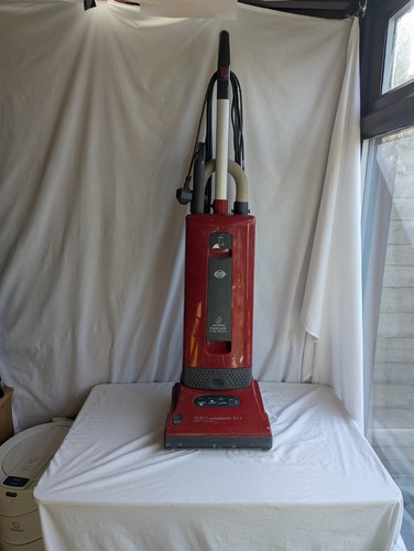 Sebo vacuum cleaner red - x1.1,