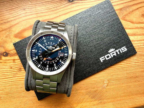Titanium pilot gmt watch - watch,