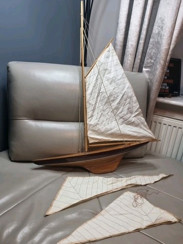 Vintage pond yacht need of - yacht, in