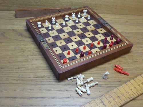 Antique vintage travel chess - /,