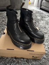 Dr. Martens JETTA quad