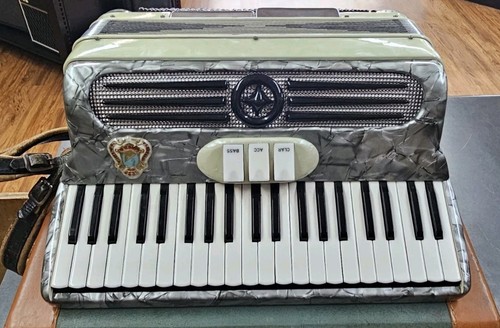 Lindo accordion case - w/, model