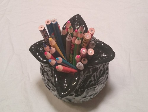 Alien egg pen holder - alien,