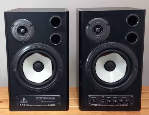 Behringer ms40 powered studio - powered,
