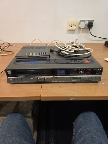 Sony f30 betamax vcr player - sl-f30,