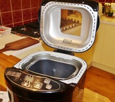 BREADMAKER. RUSSELL HOBBS