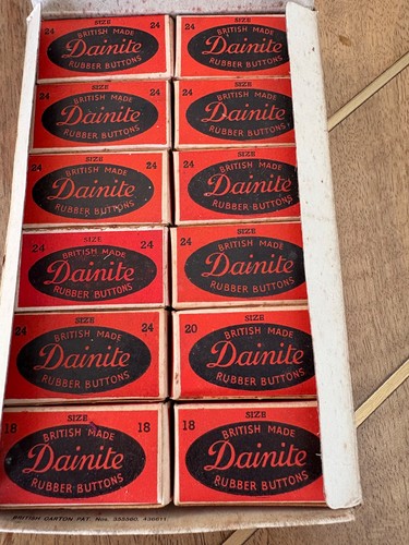 Vintage dainite rubber buttons - dainite,
