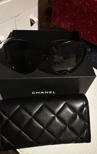 Chanel ladies oversized black - chanel,