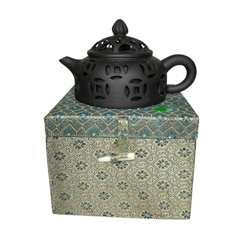 Vintage yixing zisha teapot - yixing,