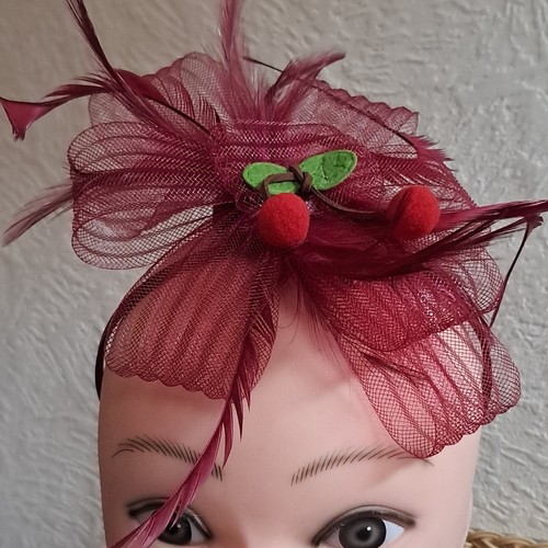 Burgundy mesh feather - &, flower