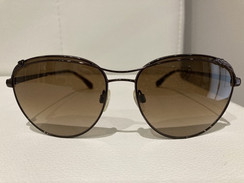 Chanel ladies retro style