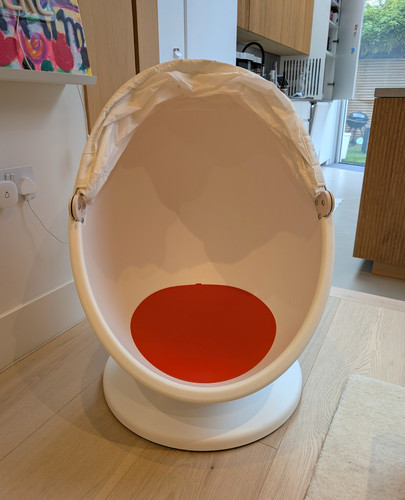 White egg pod - white, swivel