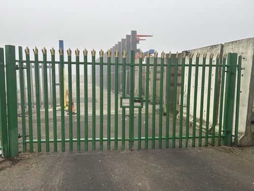 Site gate yard - site,