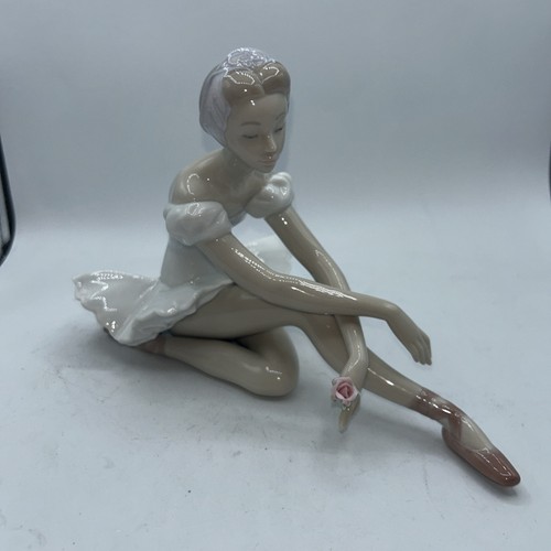 Lladro porcelain figurine - figurine, rose