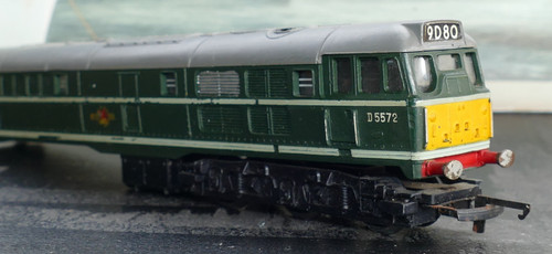 Tri ang r357 class diesel - class,