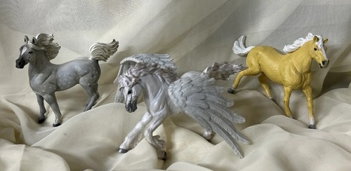 Safari horses plastic toy - horses,