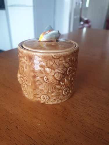 Bee honey pot damaged - bee,, pot.
