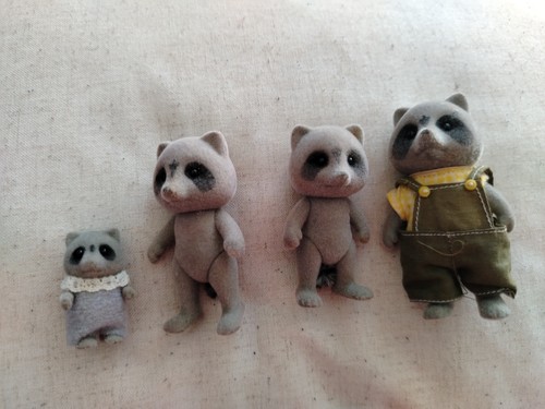 Sylvanian families figures