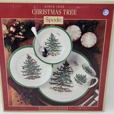 Spode Holiday Christmas Tree Stoneware 4 Piece Place Setting Set New