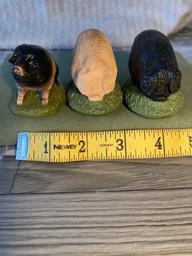Small pig ornaments - pig,