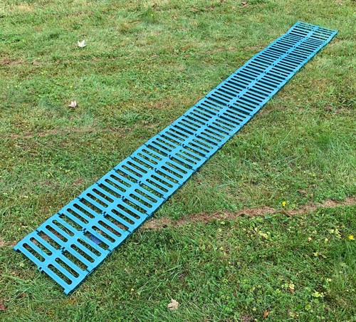 Garden path track green - track,