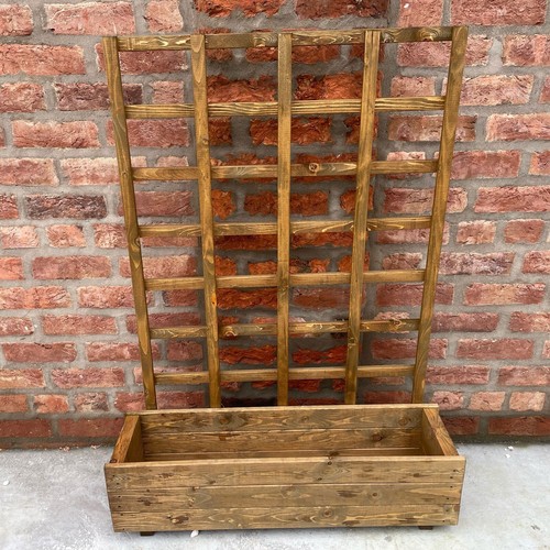 Wooden trellis back - trellis, planter