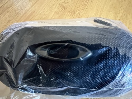 Oakley large soft - large, vault