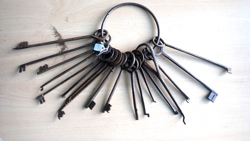 Antique large keys skeleton - large,