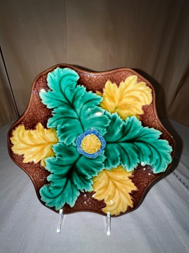 Wedgwood majolica leaf - majolica, leaf/flower