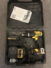 DeWalt DCD785 Cordless Compact Hammer Combi Drill 18 Volt 2x Batterys + charger 