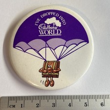 Collectible pin badge Ive
