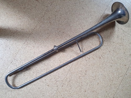 Old natural trumpet - (es),