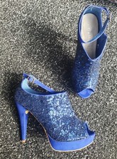 Stunning Ladies Size 7 Royal