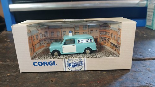Corgi 96951 morris mini police - corgi,