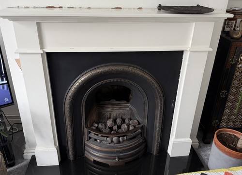 Lovely complete fireplace - complete,