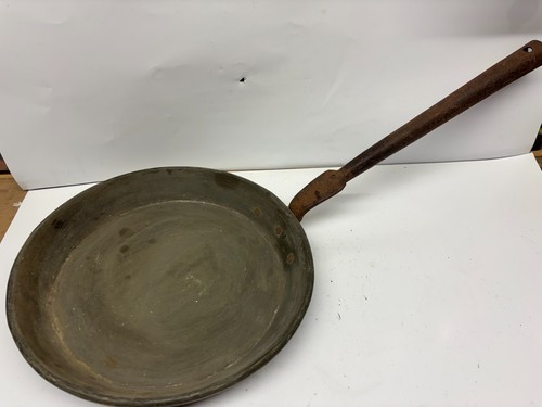 Copper frying pan with metal