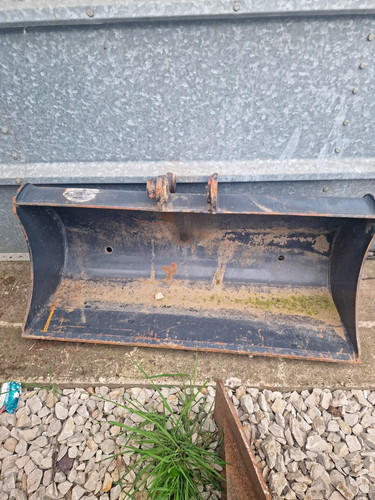 Excavator digger grading - excavator/digger,