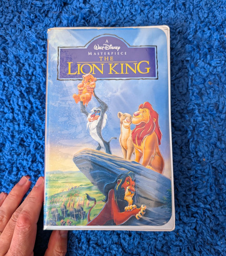 Walt disney home video - walt,
