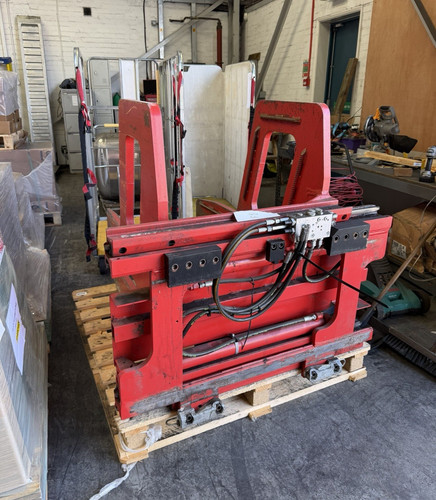 Hydraulic forklift load - load, clamp