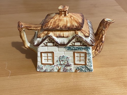 Keele pottery ceramic - co,