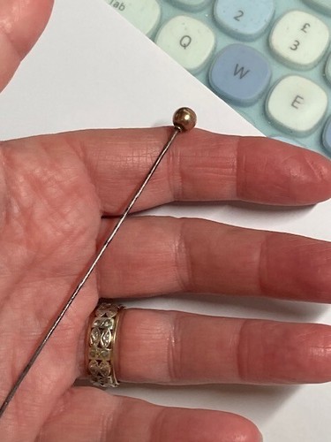 Antique 9ct gold hat - 9ct, pin