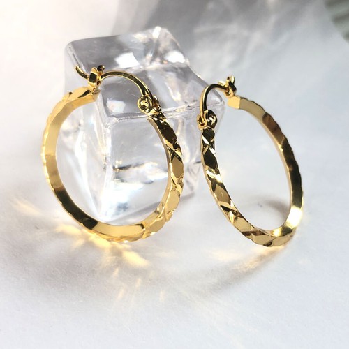 18ct gold diamond - cut, creole