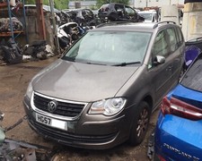 VOLKSWAGEN TOURAN 1.6 PETROL -
